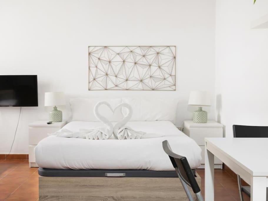 Apartment Centrally Located In - 382 *