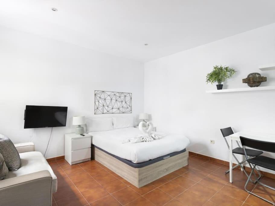 Centrally Located In - 382 Madrid