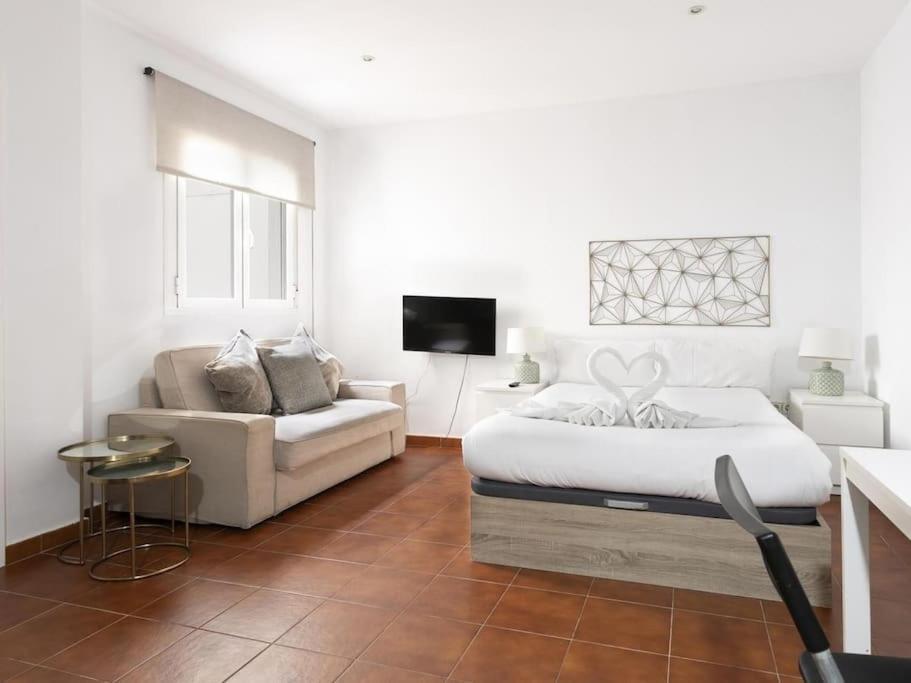 Centrally Located In - 382 Apartment *