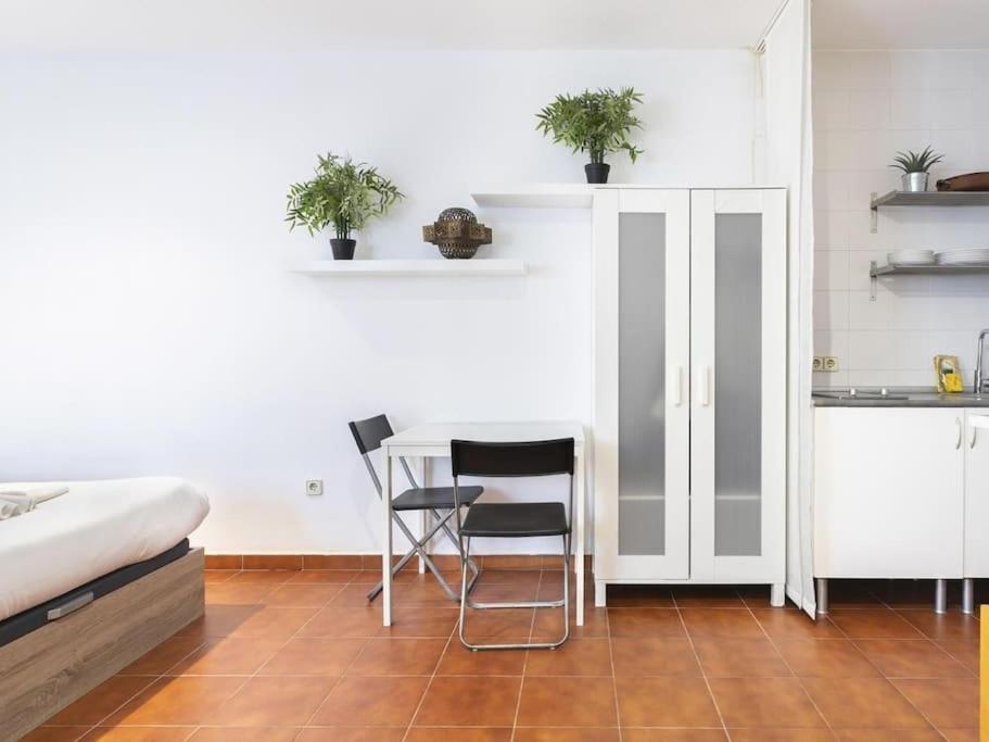 Centrally Located In - 382 * Madrid
