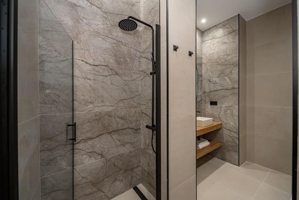 Gran Via Xvi Calle San Roque 4br 4bh Madrid