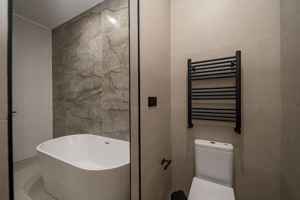 Gran Via Xvi Calle San Roque 4br 4bh Apartment *