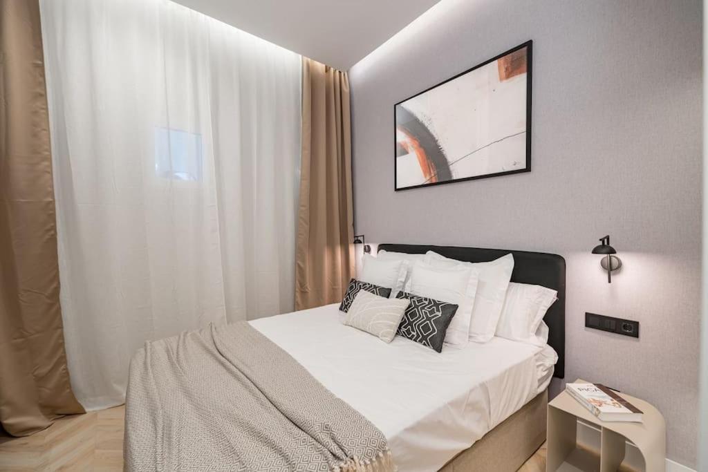 Gran Via Xvi Calle San Roque 4br 4bh Apartment