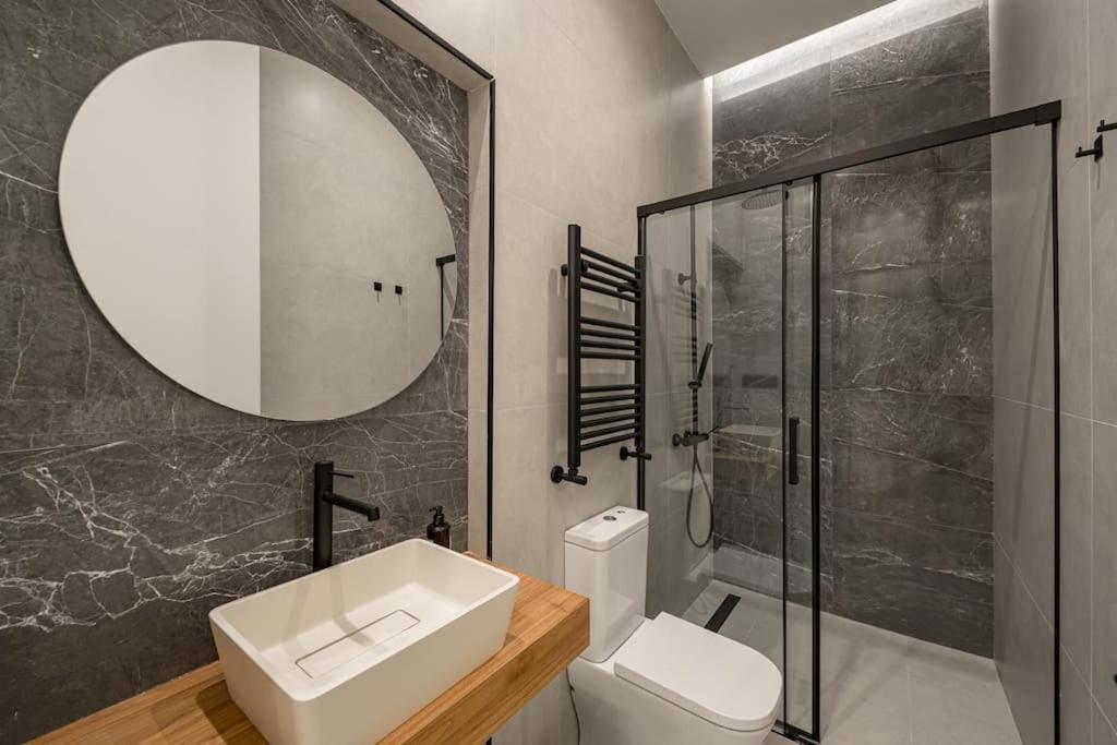 Apartment Gran Via Xvi Calle San Roque 4br 4bh