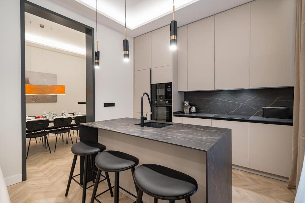 Gran Via Xvi Calle San Roque 4br 4bh Apartment *