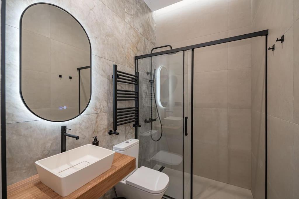 Gran Via Xvi Calle San Roque 4br 4bh Apartment Madrid