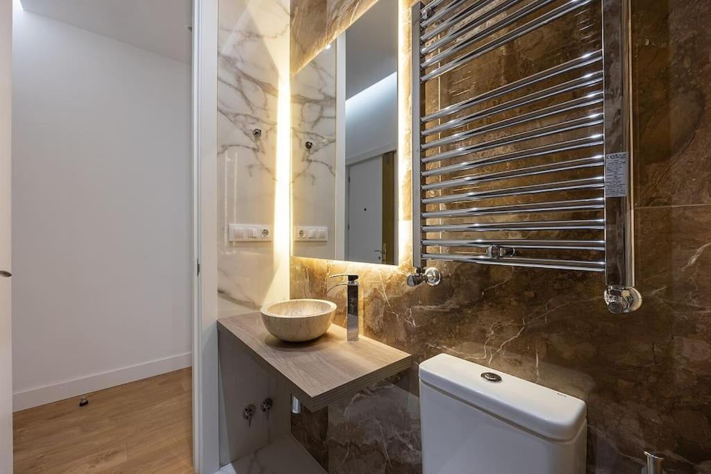 Apartamento Castellana Norte I Calle Paseo De La Castellana 3br 3bh Madrid