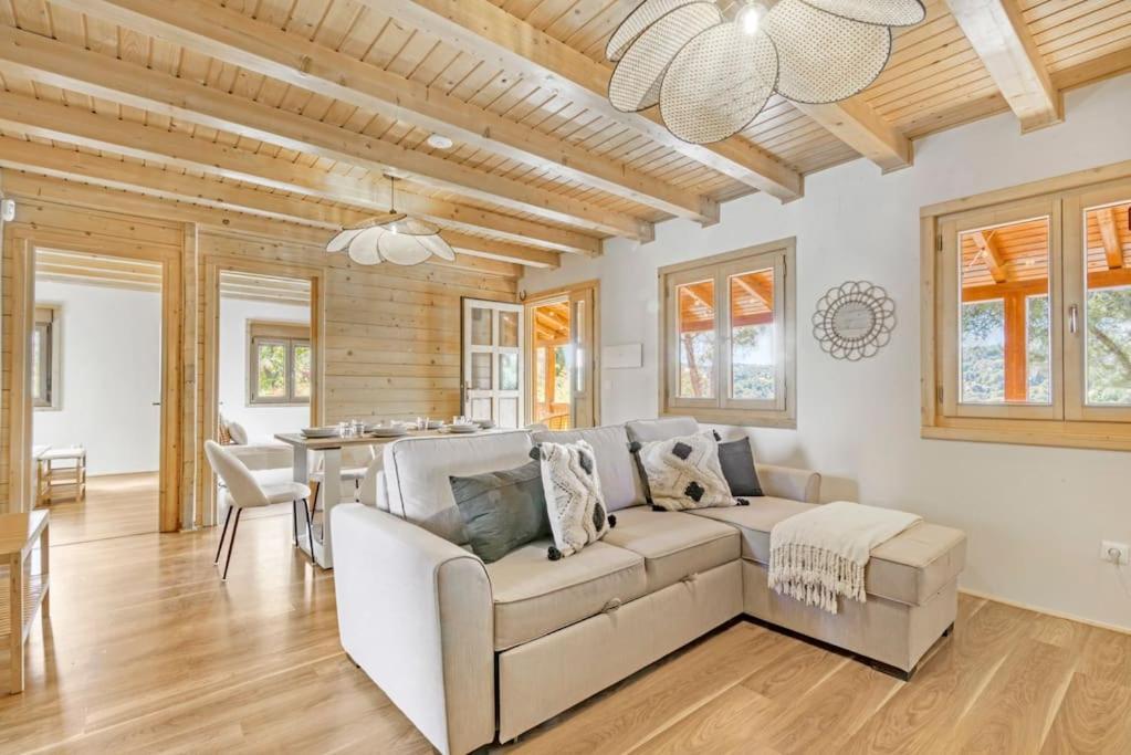 Cozy Wood Cabin, Casino, Pool, 25 Min To Center