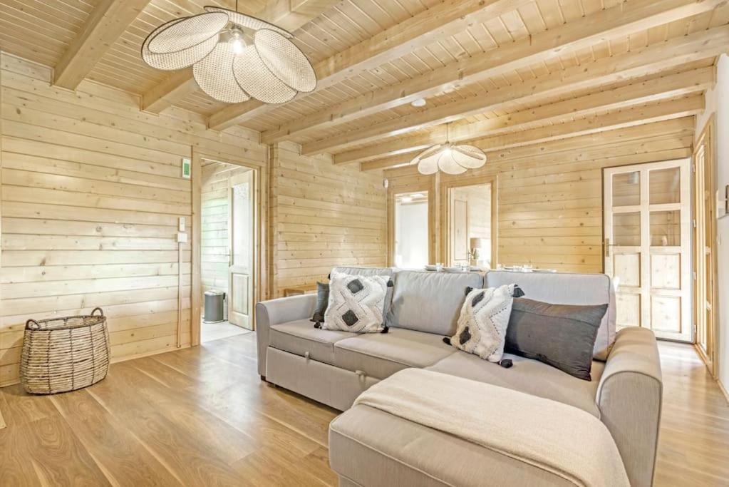 Cozy Wood Cabin, Casino, Pool, 25 Min To Center