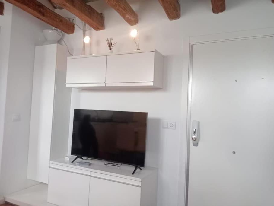 Apartment Emblematic Flat In - Arenal Madrid