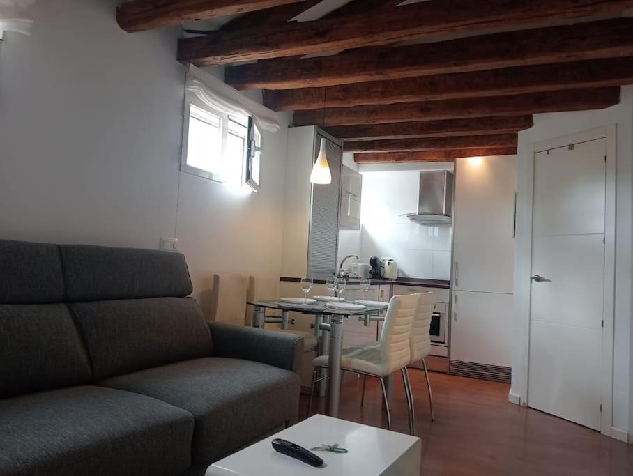 Emblematic Flat In - Arenal Apartment Madrid