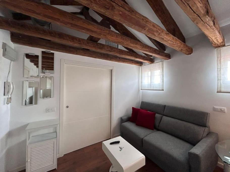 Emblematic Flat In - Arenal Apartment Madrid