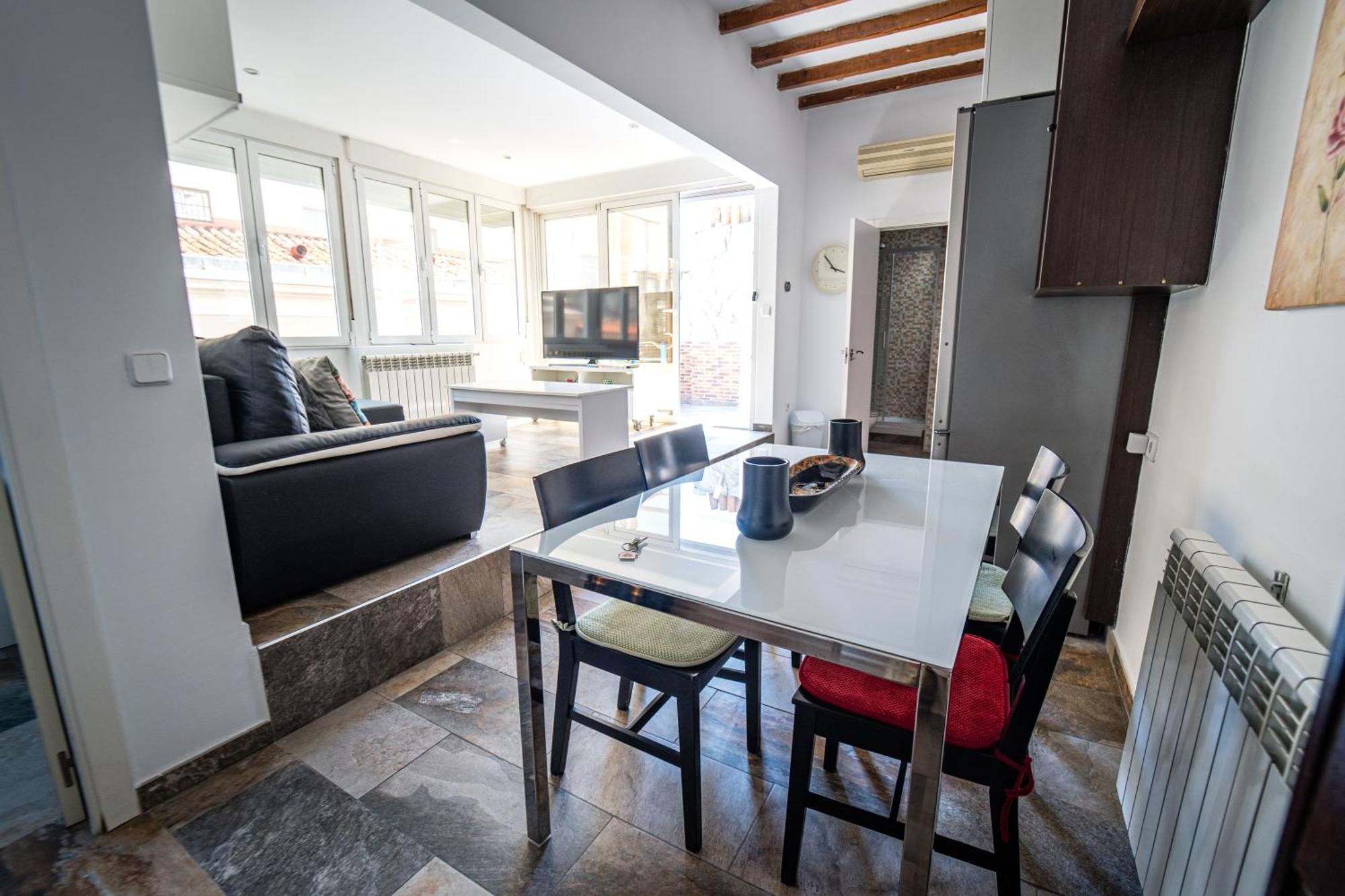 Centrico Atico En By Bebalmy Apartment
