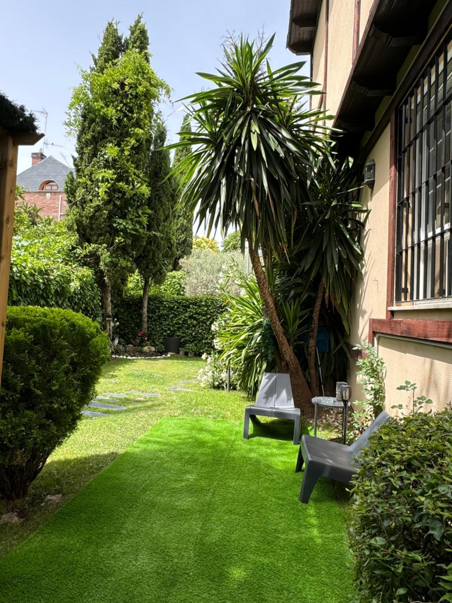 Moderna Casa De Lujo Con Jacuzzi En El Jardin Ferienhaus Madrid
