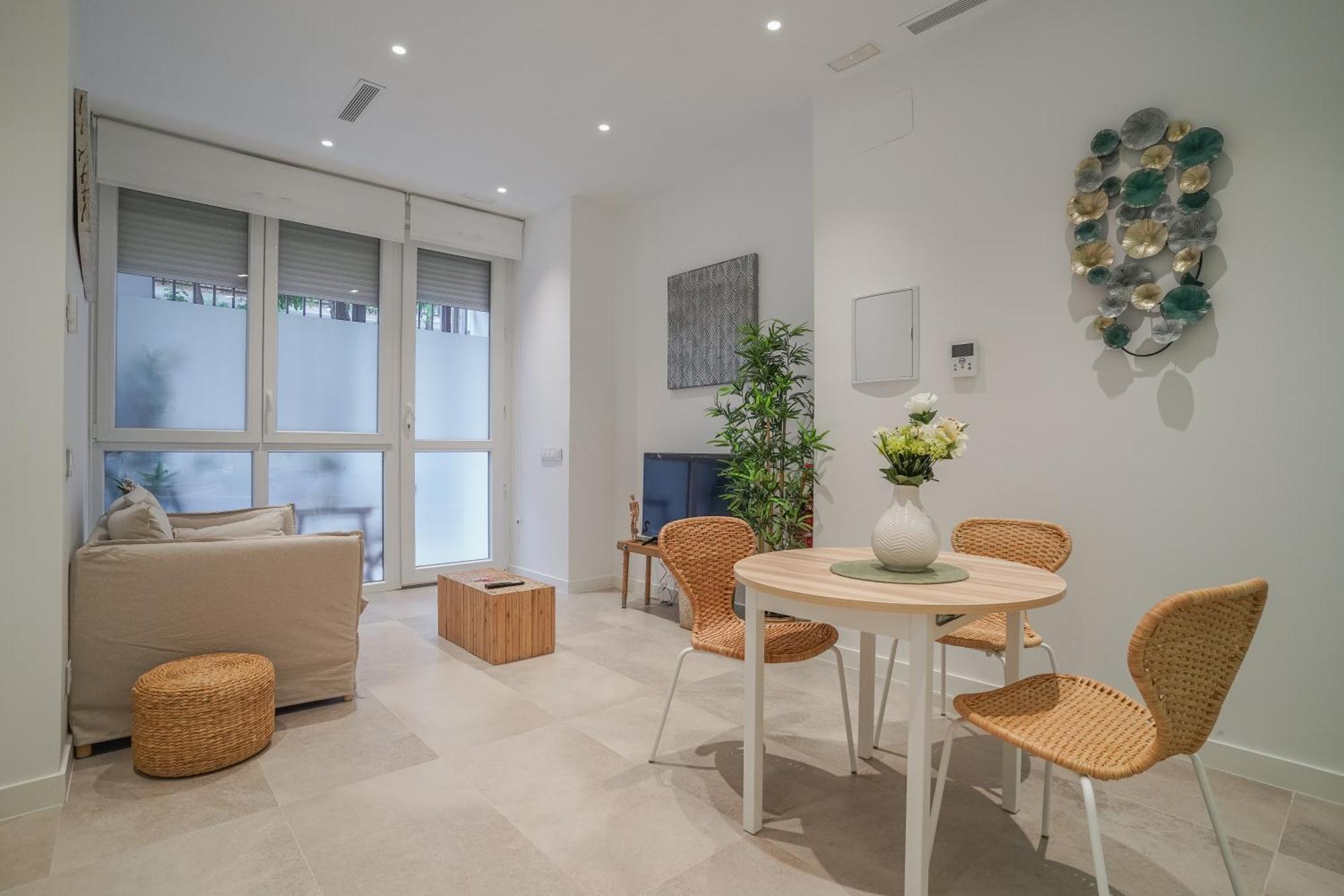 Cozy And Modern-1bedroom 1bathroom-chamberi Apartment Madrid
