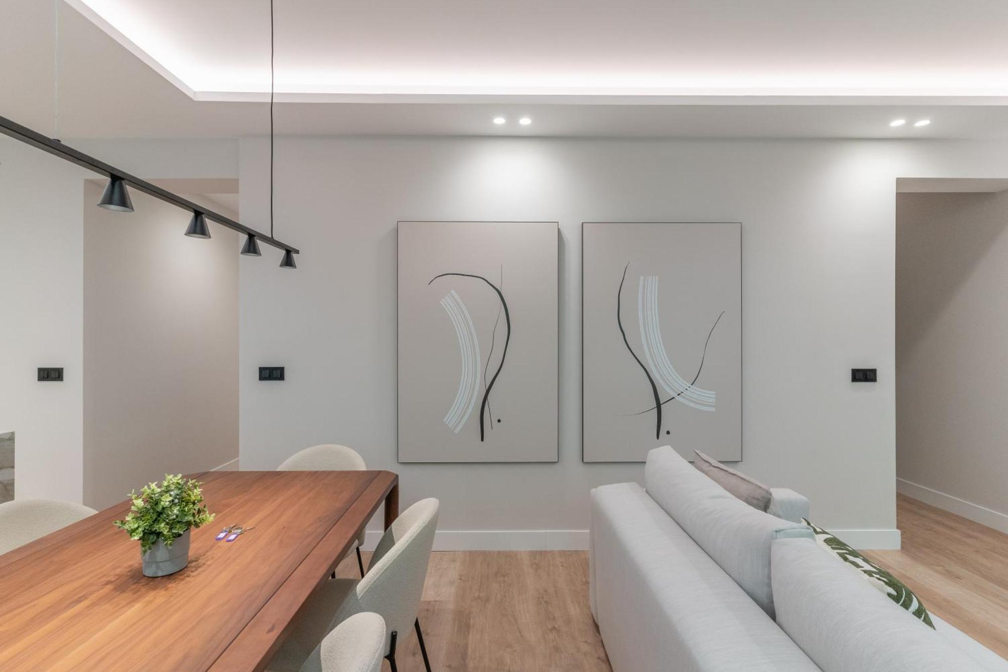 Luxurious Apartment-2bedrooms 3bathrooms-salamanca Apartment