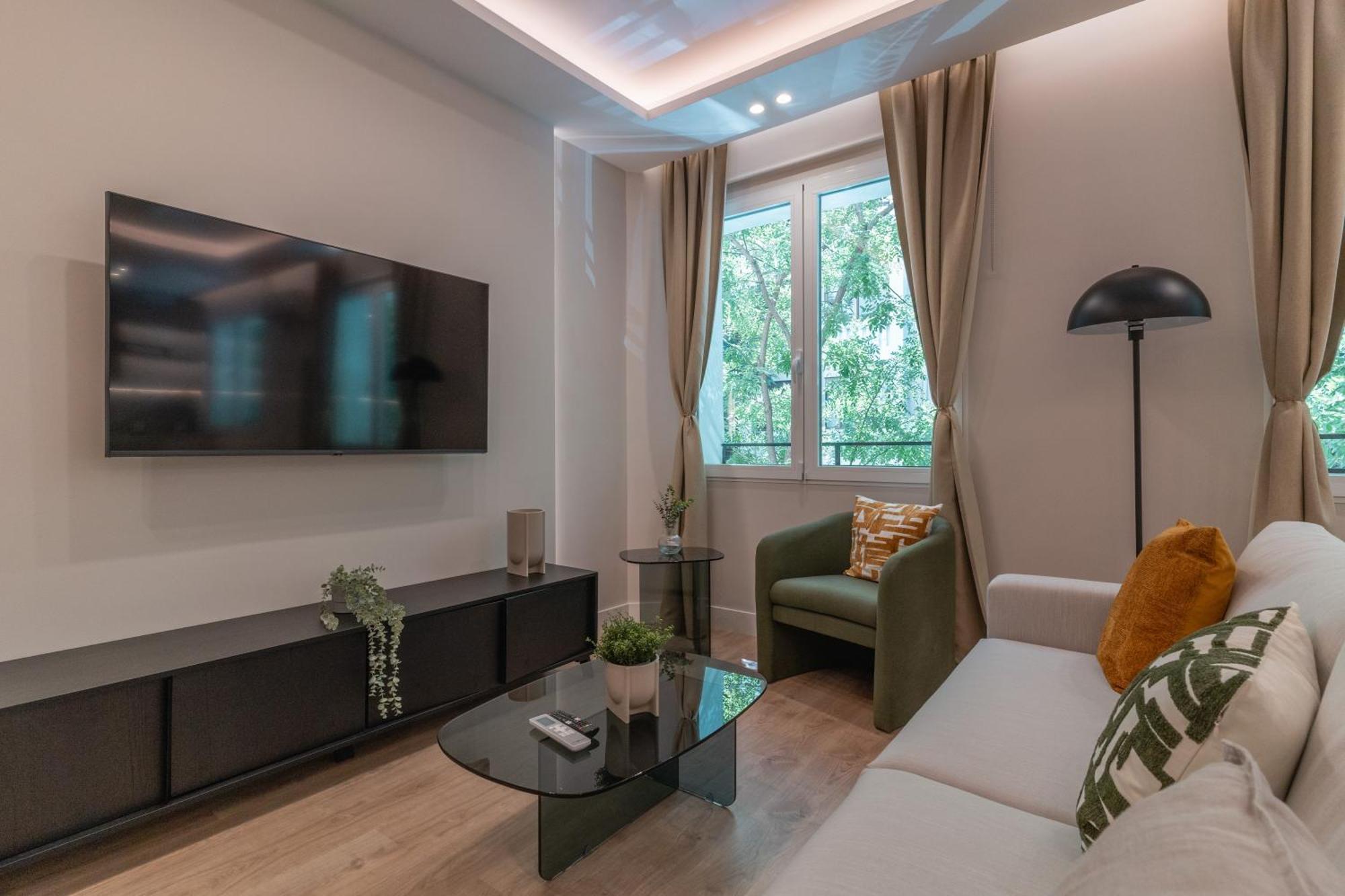 Luxurious Apartment-2bedrooms 3bathrooms-salamanca Apartment