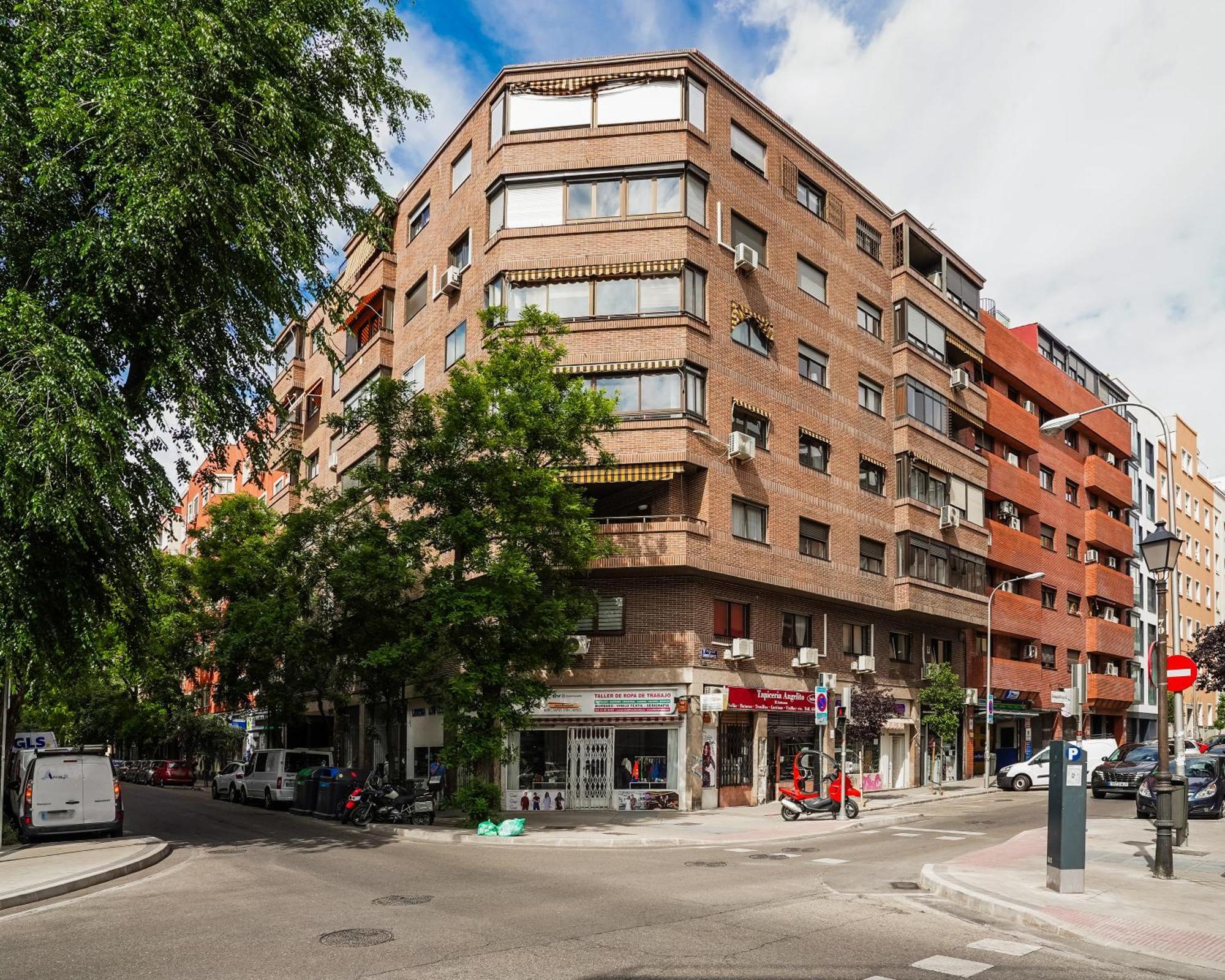 Cozy And Modern-1bedroom 1bathroom-chamberi Apartment *
