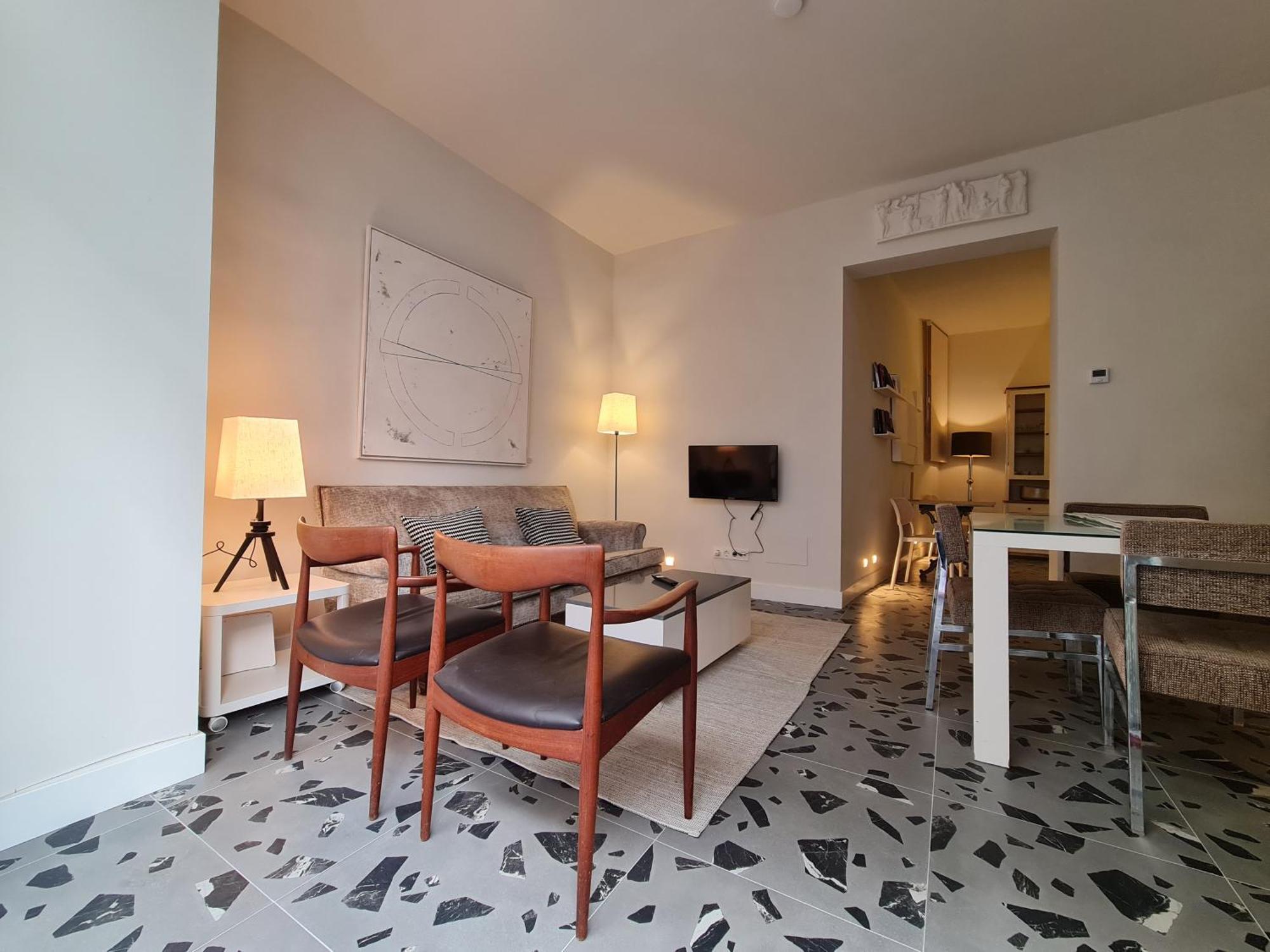 Center With 2 Bedrooms Madrid