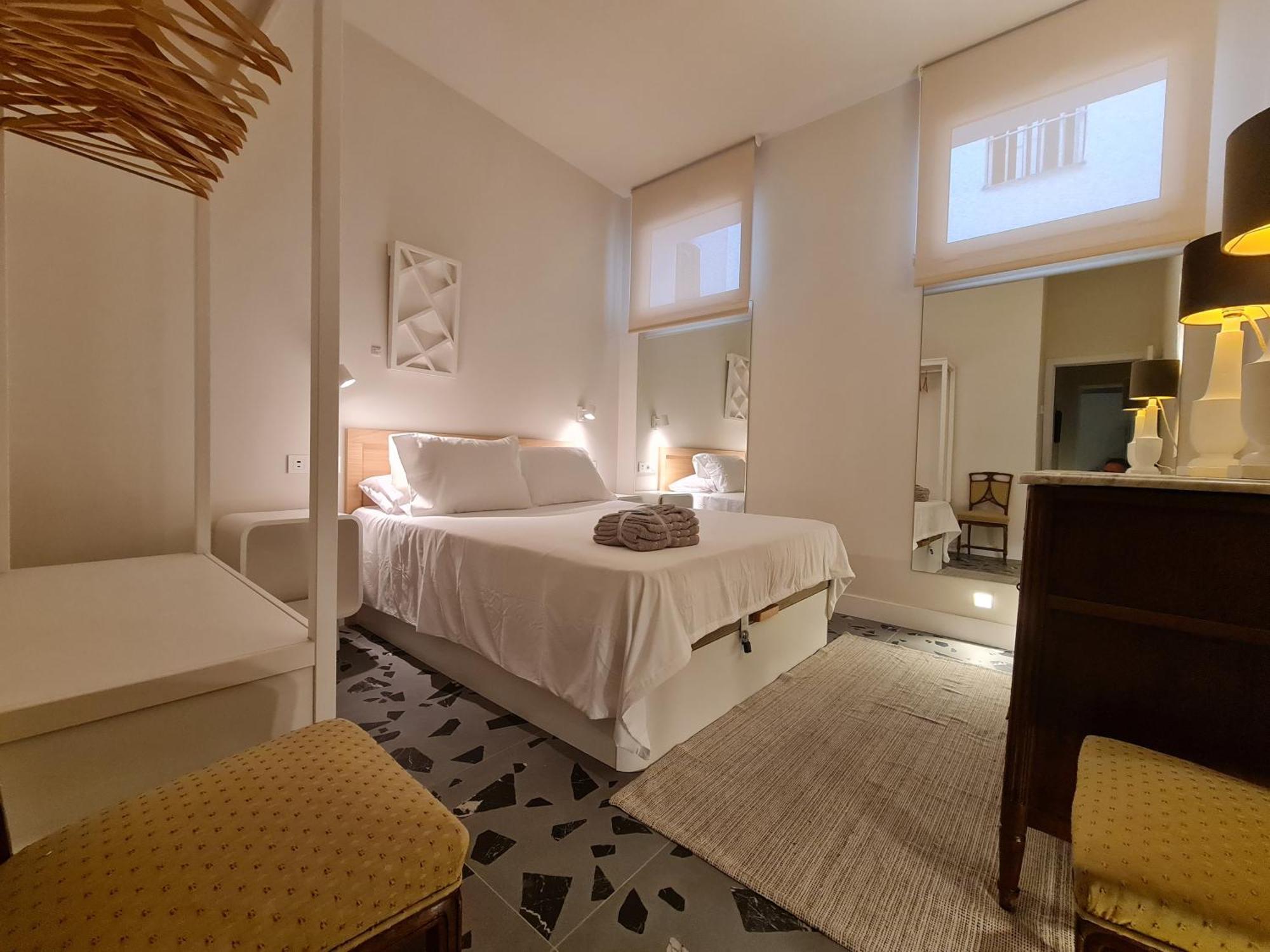 Center With 2 Bedrooms * Madrid
