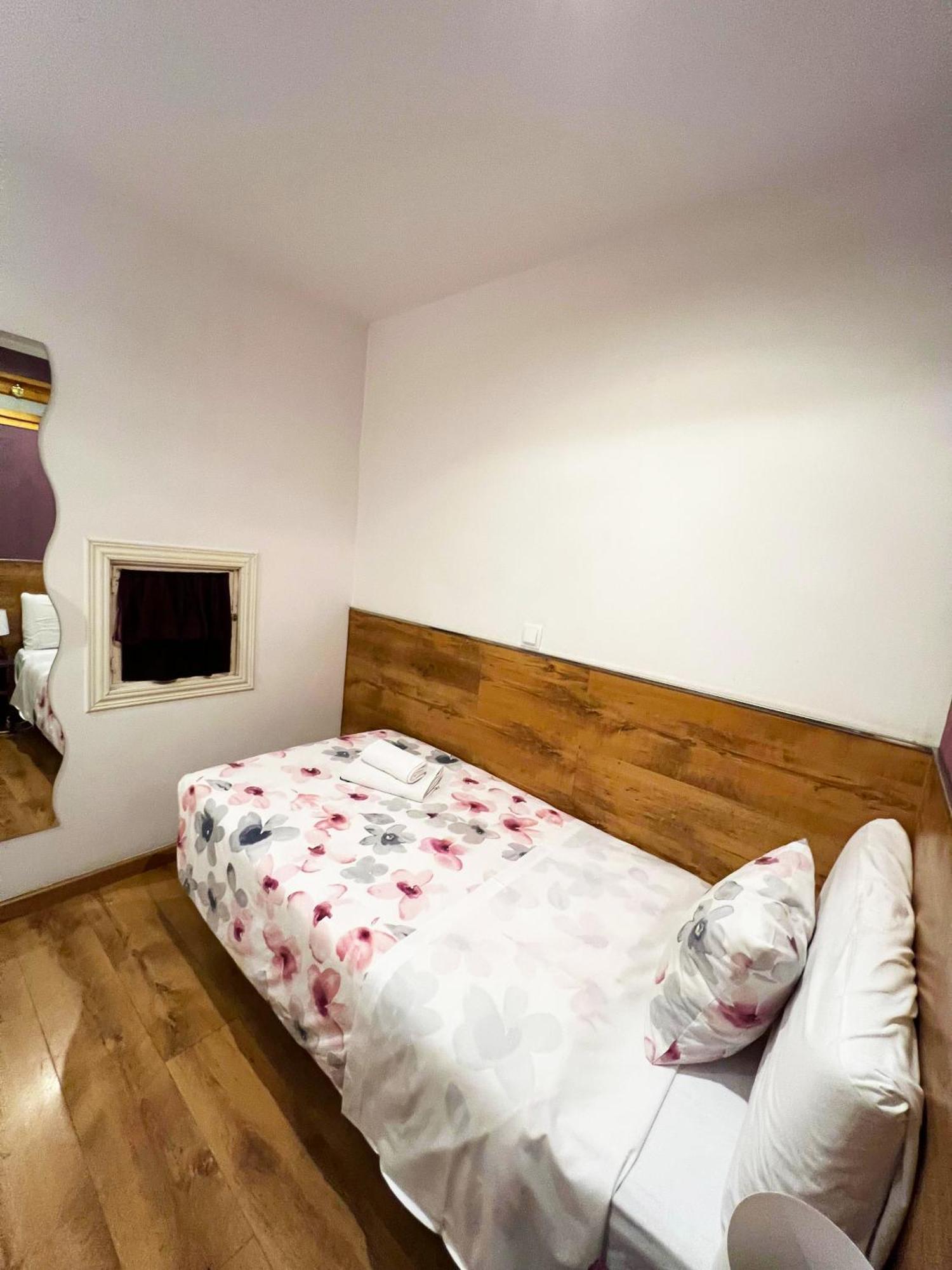 Abel Victoriano Guest house Madrid