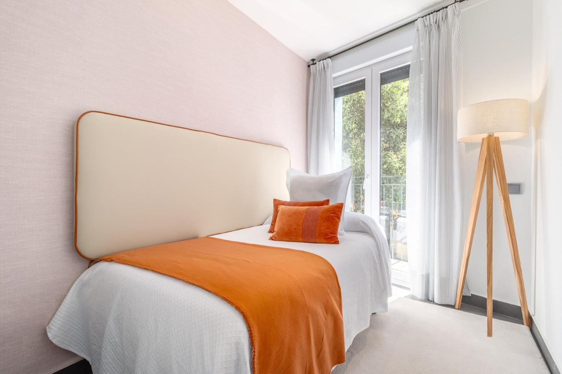 Perfectly Placed For 3 In La Latina Just Around The Corner From El Rastro Latina Toledo Iv Apartamento Madri
