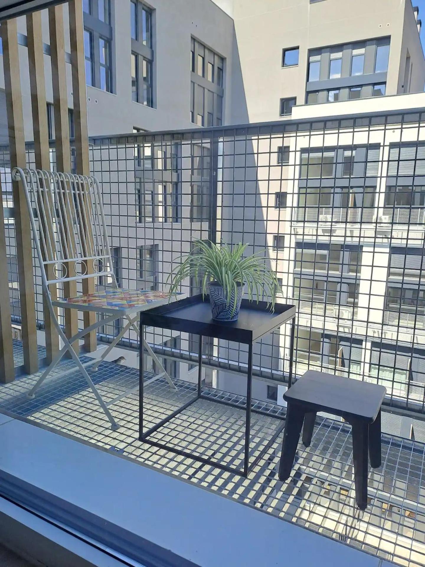 Apartment Charm And Light Loft Madrid