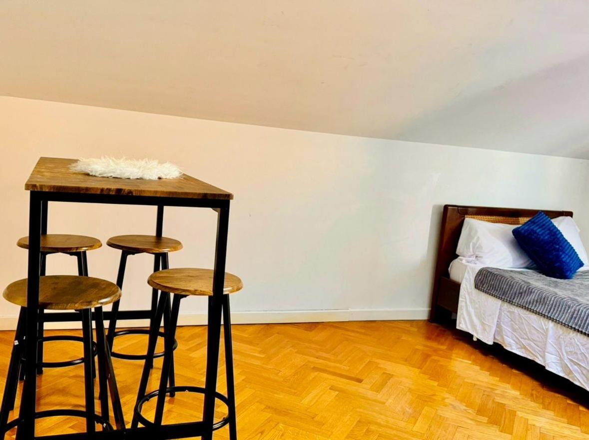 Habitacion Terraza Familiar Gasthof Madrid