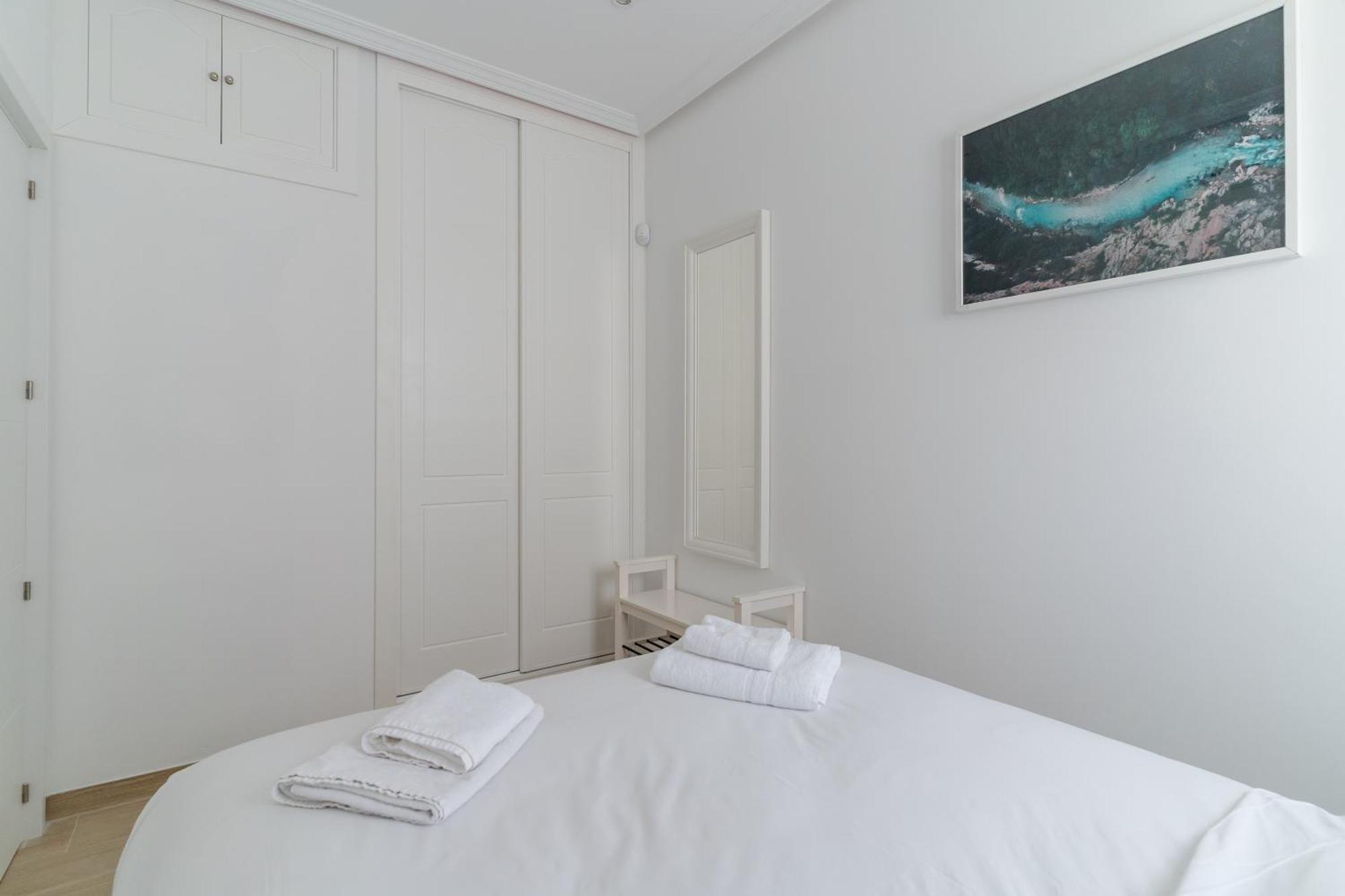 Apartment Bright Modern-1bedroom 1bath-delicias *