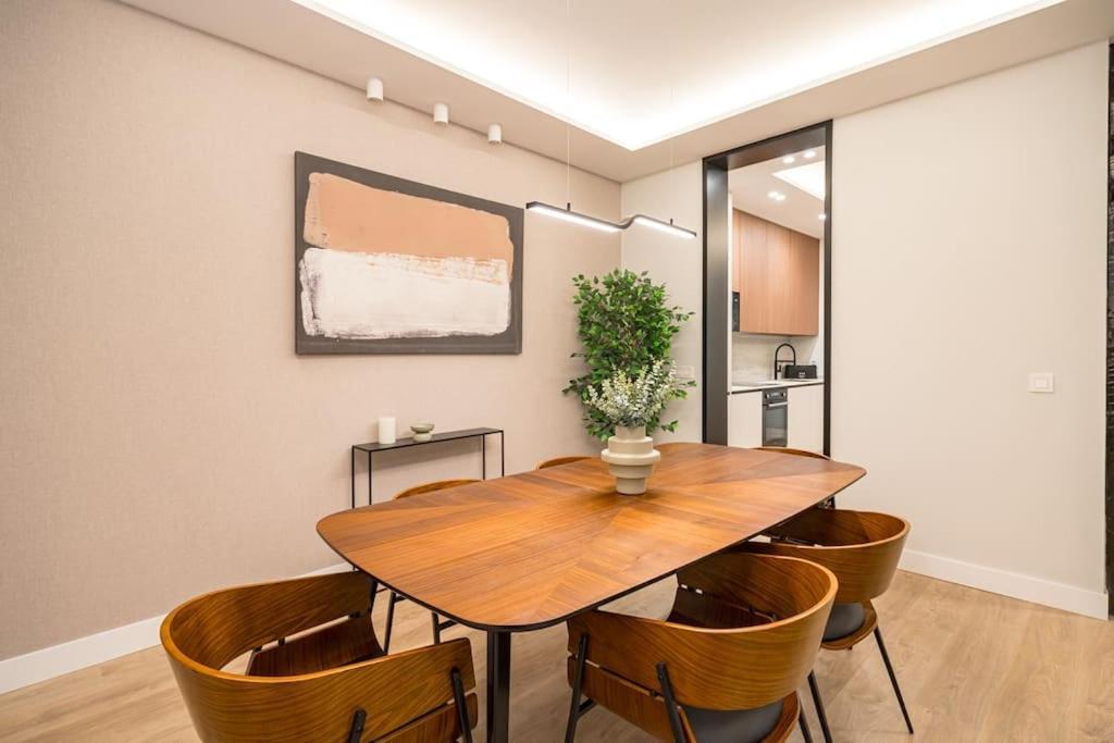 Malasana Viii Calle Jesus Del Valle 3br 3bh Apartment Madrid