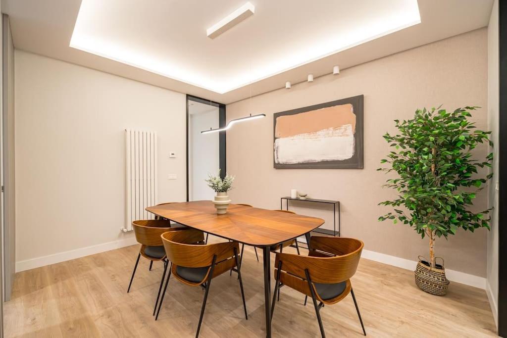 Apartment Malasana Viii Calle Jesus Del Valle 3br 3bh *