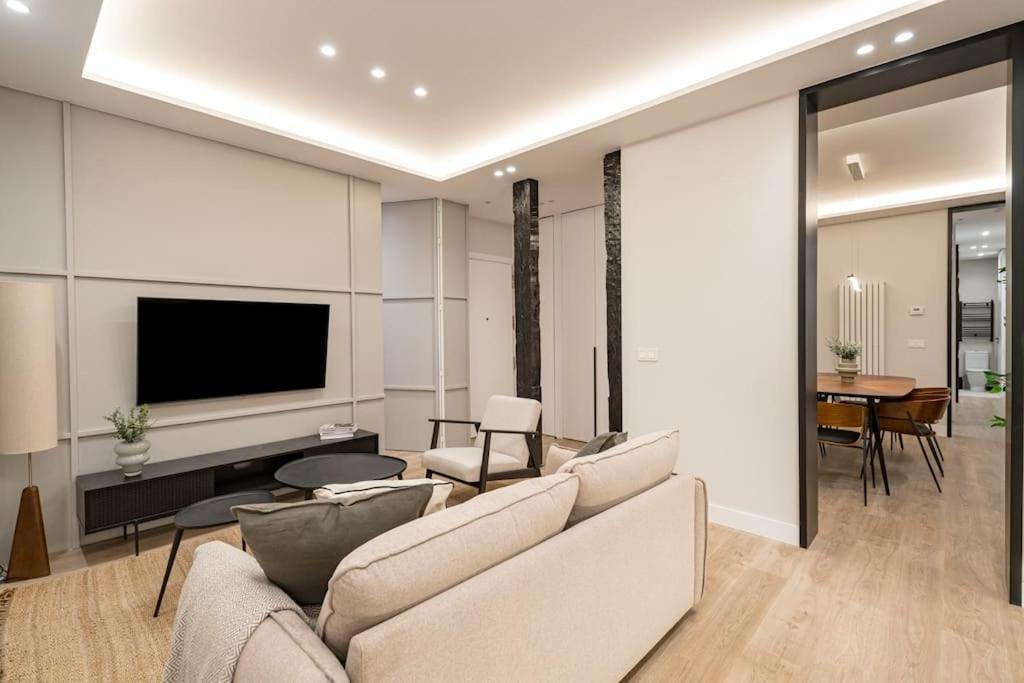 Malasana Viii Calle Jesus Del Valle 3br 3bh * Madrid