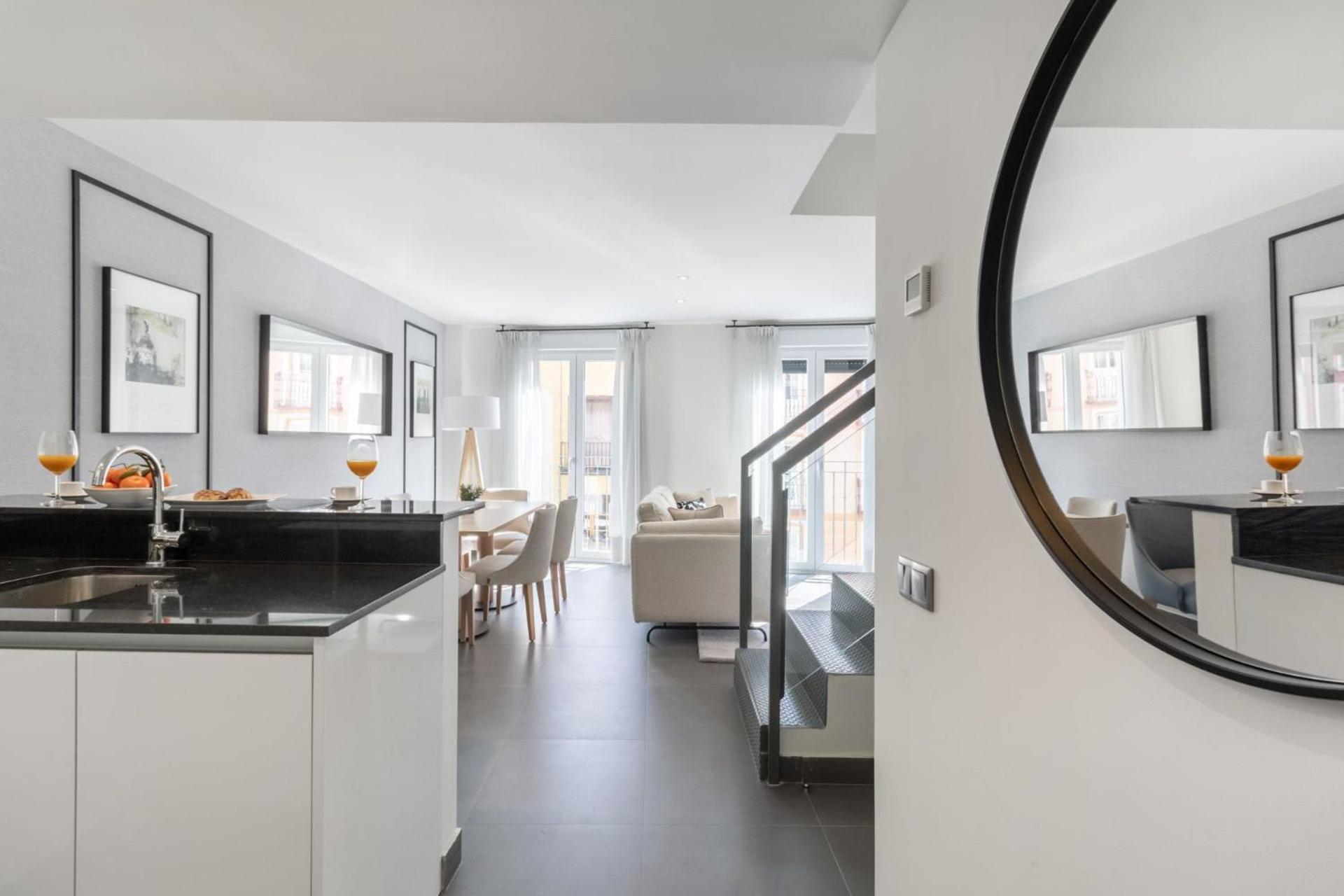 Escape In Trendy Triplex With Terrace In The Heart Of Toledo Atico Ii Madrid