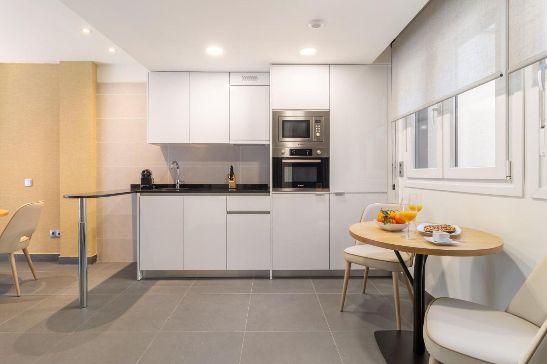 Charming Duplex Retreat For 4 Latina Toledo Atico Iii Apartment *
