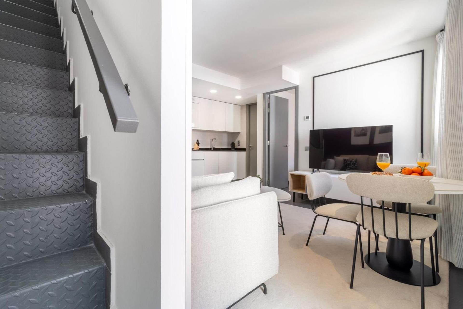 Stylish New With Terrace In The Heart Of La Latina - Latina Toledo Atico I *
