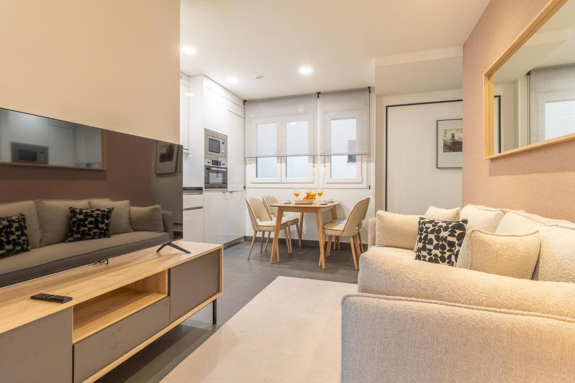 Modern In La Latina For 3 - Vibrant Location Latina Toledo Vii Apartamento *