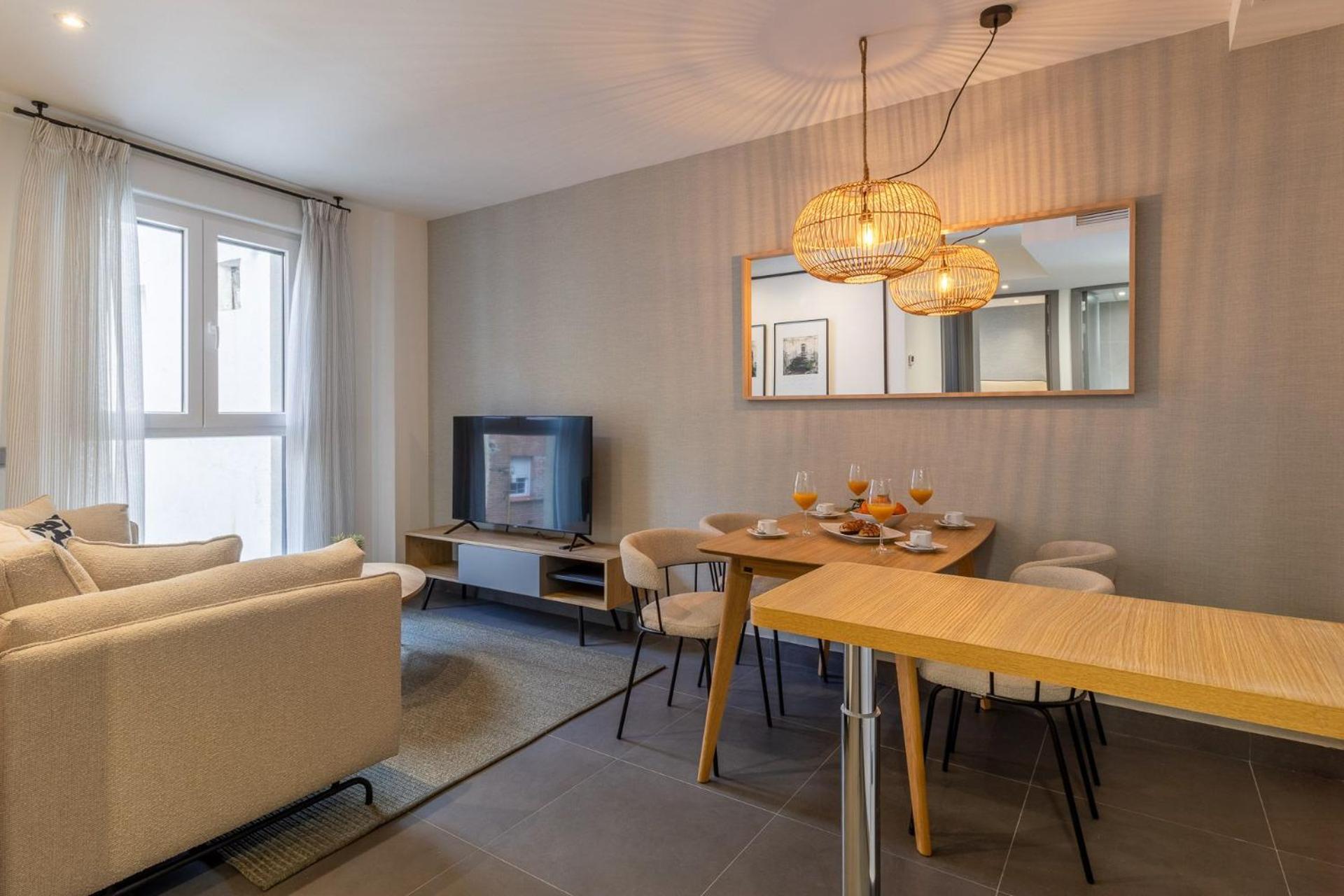 Trendy La Latina Escape For 3 Next To The Iconic Rastro Market Latina Toledo Ii *