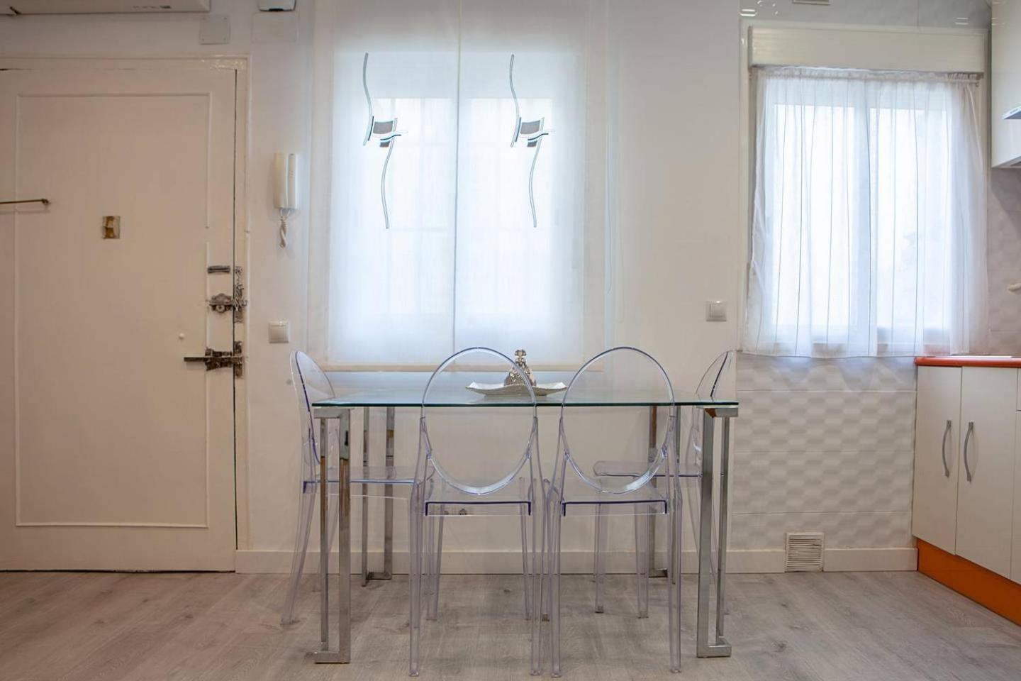 Chic 1 Bedroom Next To El Prado Apartment
