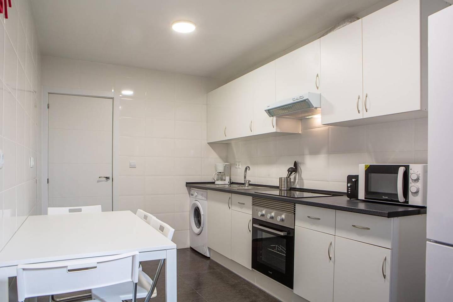 Apartment Lovely 3 Bedroom Next To Fuencarral *