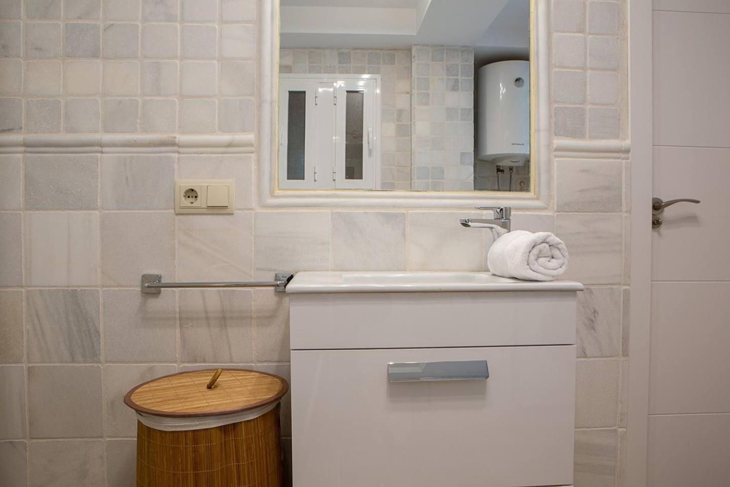 Modern 2 Bed Near Las Ventas Apartment Madrid