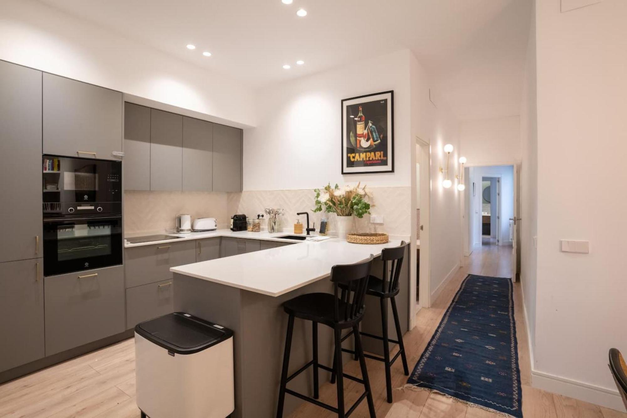 Stylish 2 Bedroom In The Heart Of Lejlighed Madrid
