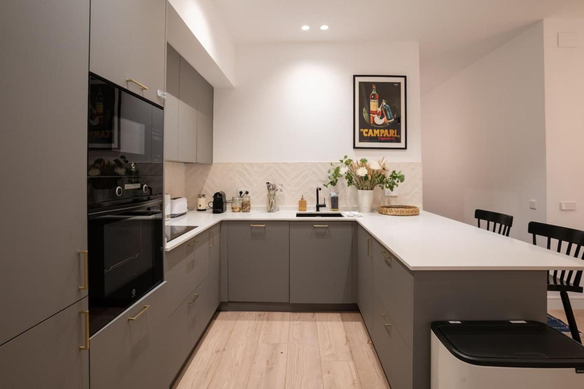 Lejlighed Stylish 2 Bedroom In The Heart Of