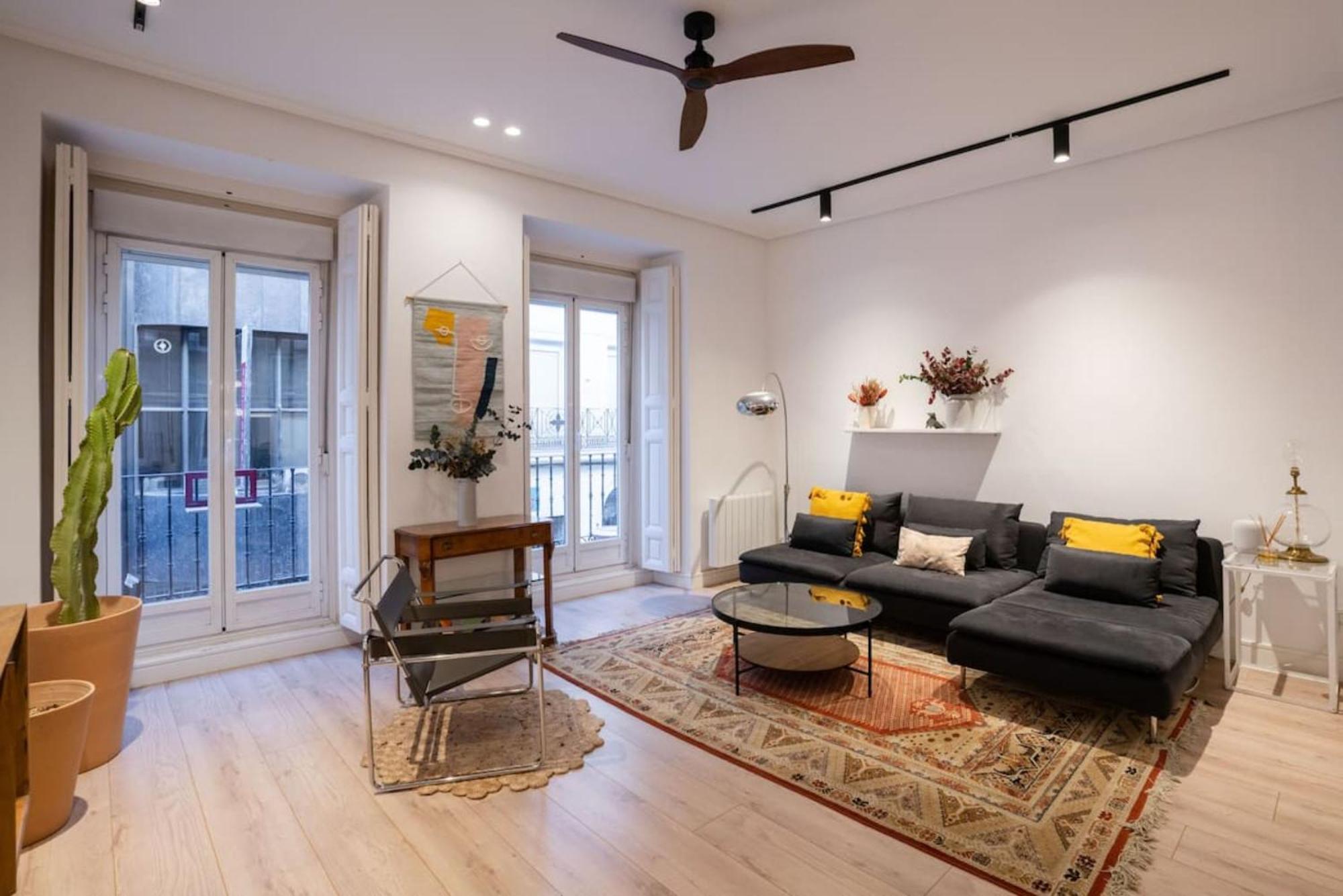 Lejlighed Stylish 2 Bedroom In The Heart Of Madrid