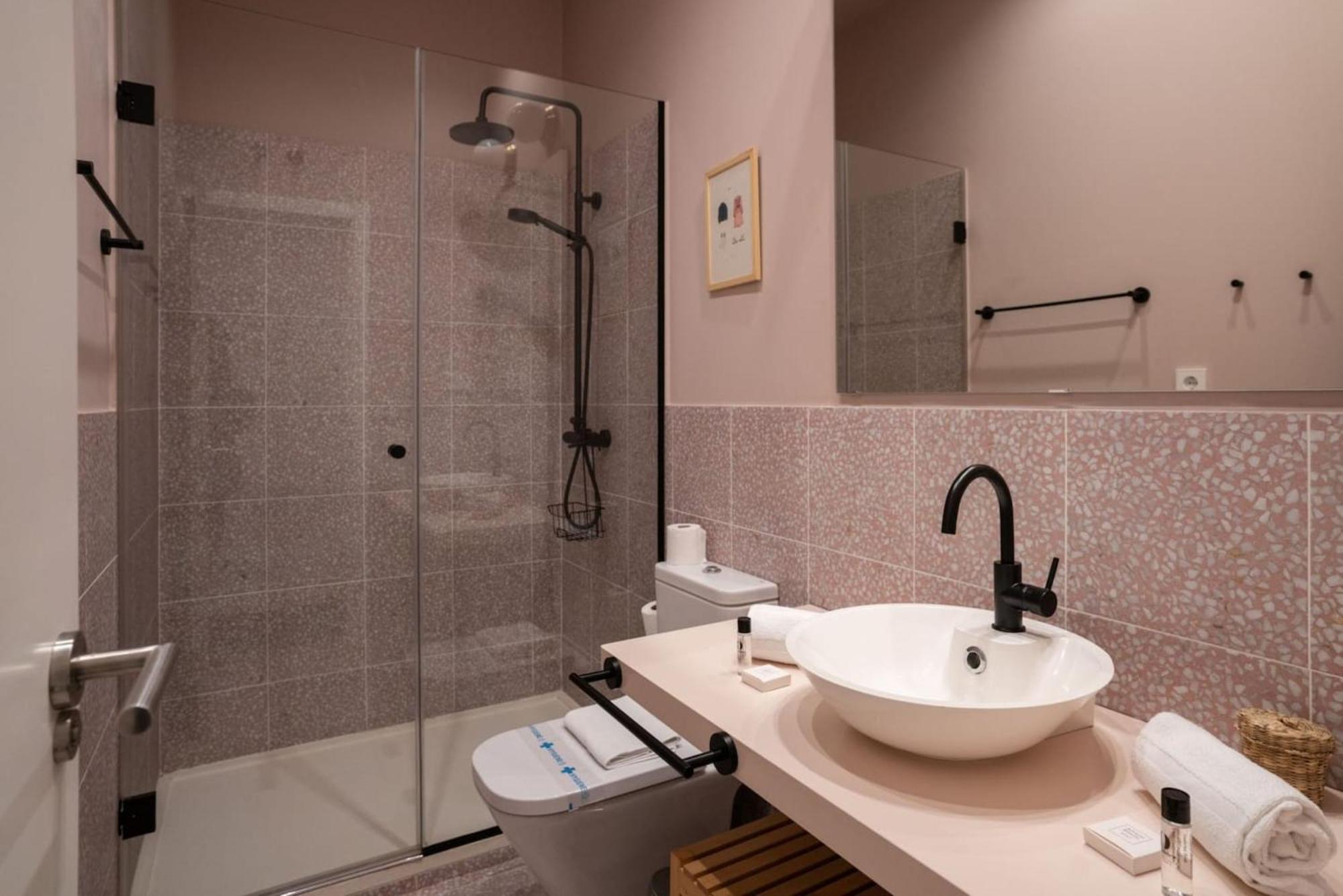 Stylish 2 Bedroom In The Heart Of Lejlighed *