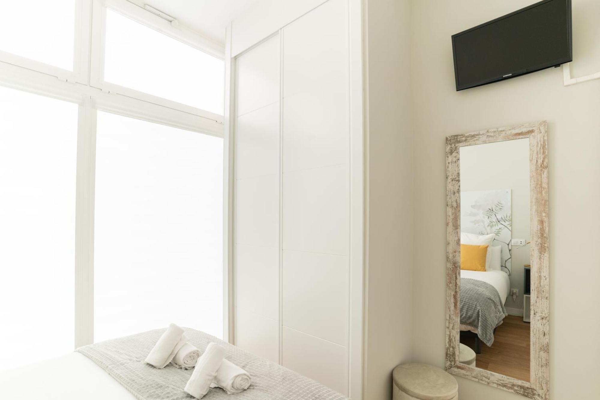 Apartment Bright And Airy 2 Bedroom In *