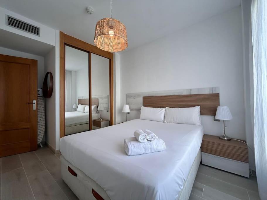 Beautiful With Pool And Padel - Belfast * Madrid