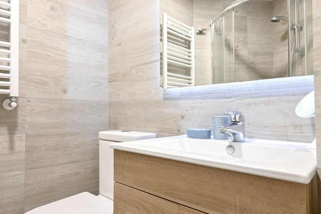 Apartment For Coqueto Estudio Centrico Temporal Con Piscina Fca34 Madrid