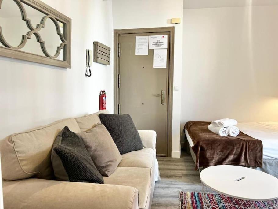 Stunning In Plaza Mayor Apartment *