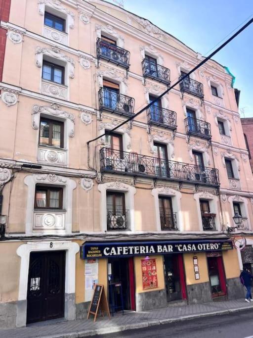 Stunning In Plaza Mayor *
