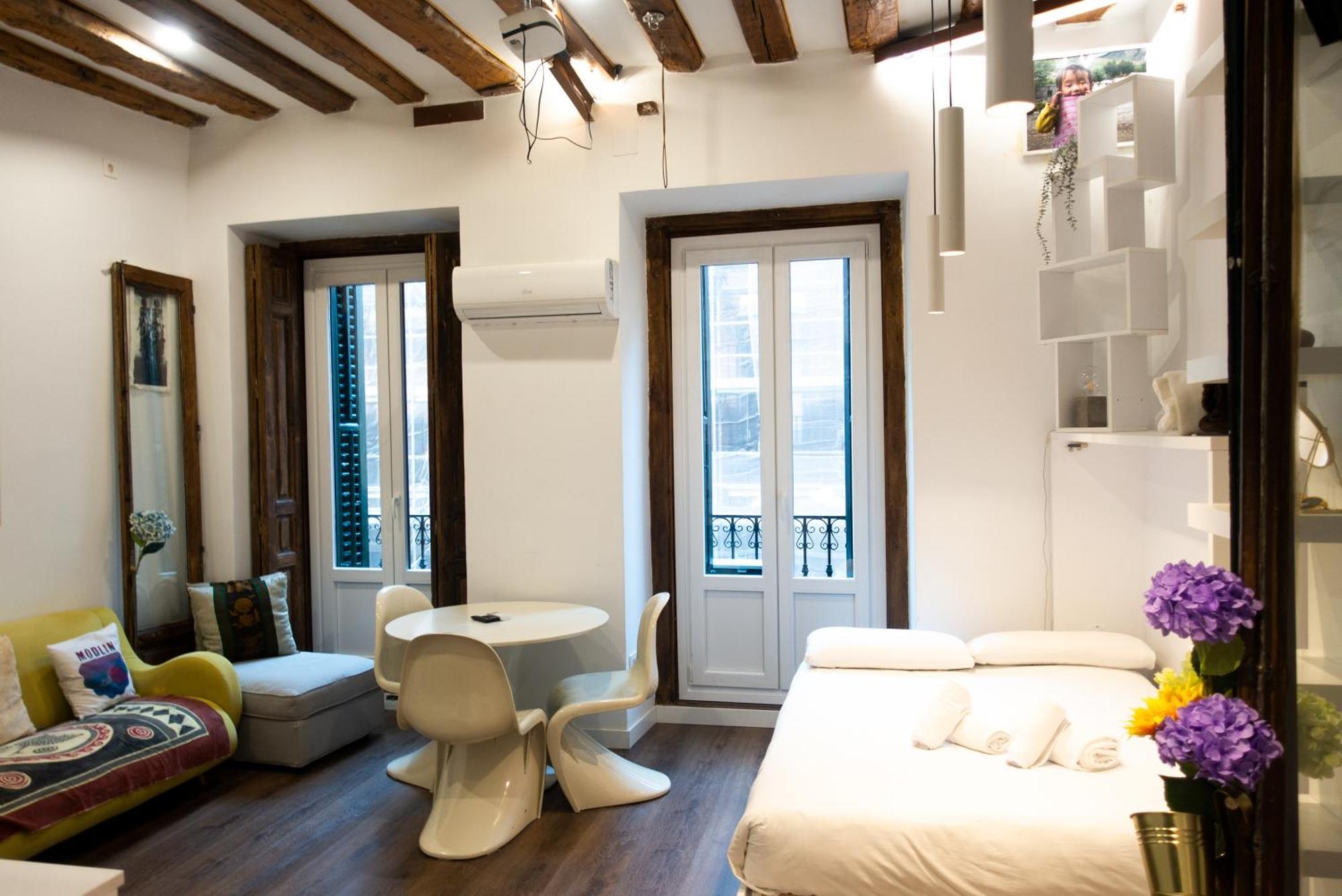 Apartamento Hortaleza 4, Preciso Estudio En Chueca Junto A La Gran Via De Madri